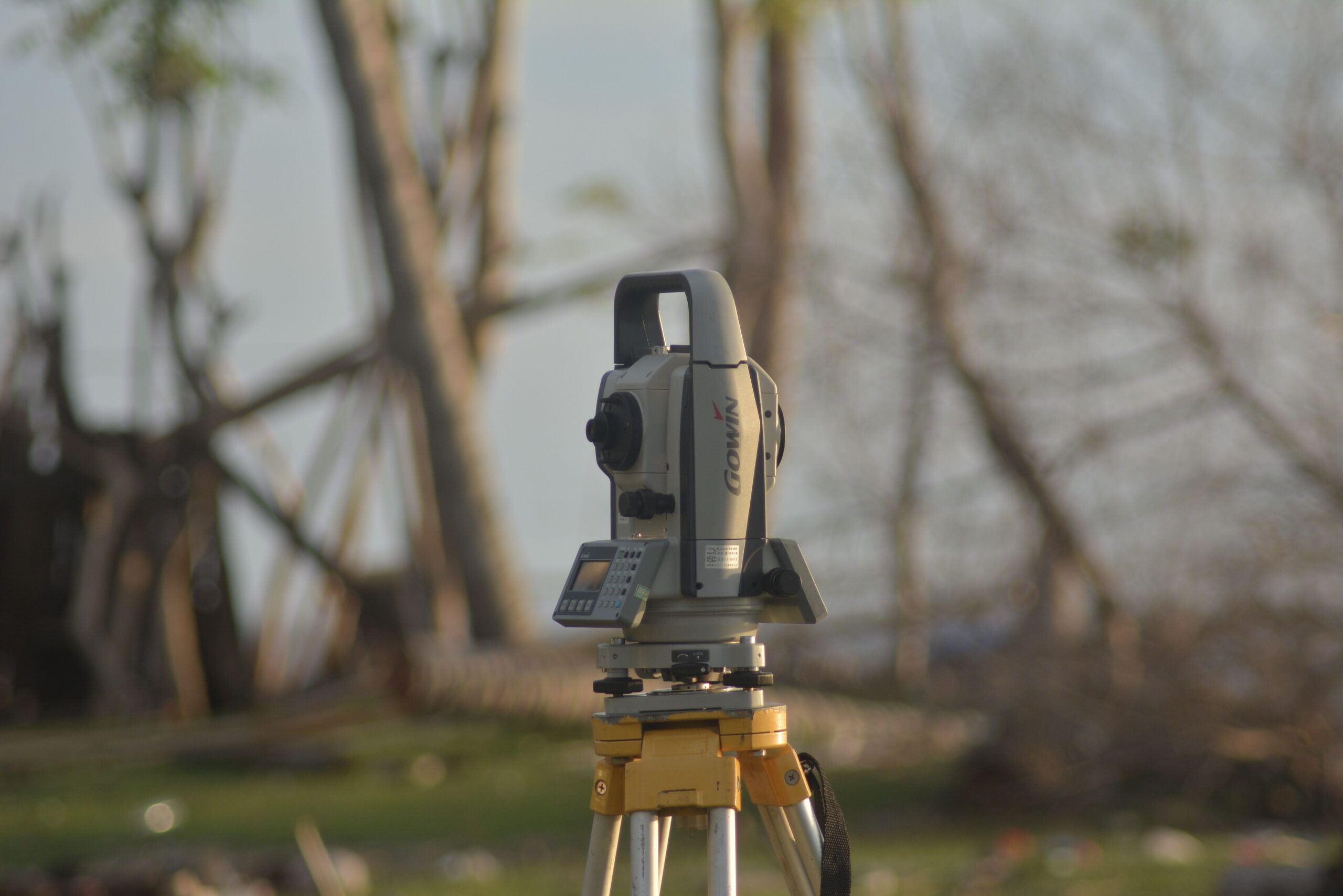 رفع مساحي بجهاز Total Station